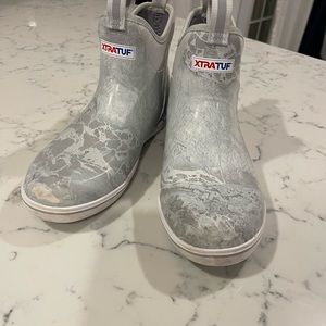 ExtraTuf fishing boots in excellent, nearly new, condition.
